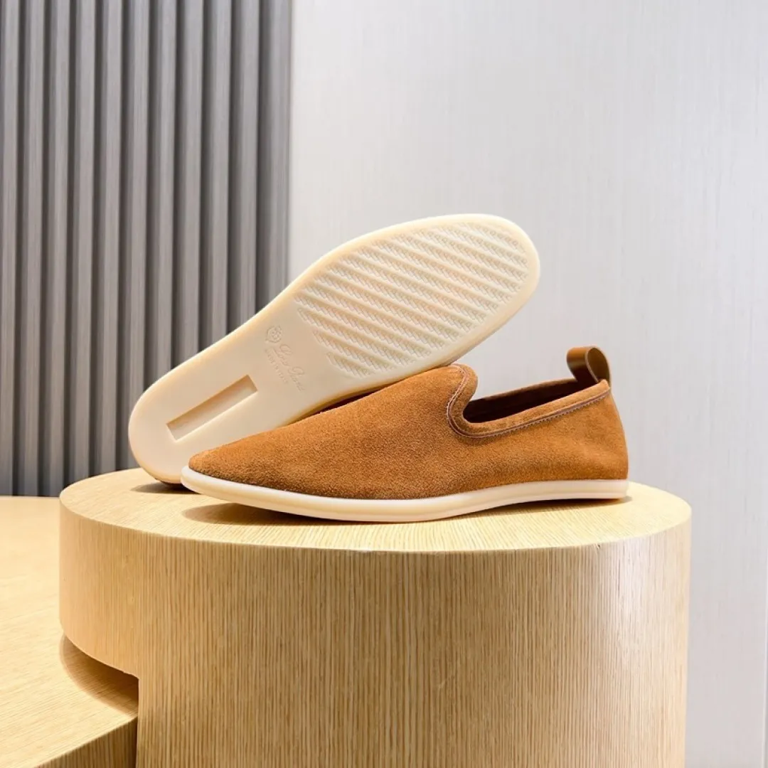 Men's shoes 400💰[loro piana] 2025 new moccasins, popular casual sneakers for street men. The shoes are made of first-layer suede leather uppers with rubber soles, a classic. The complex craftsmanship and meticulous structure make the shoes light and soft, allowing you to walk comfortably and freely. Perfect for summer wear. Yardage: 38-45.